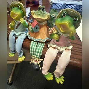Vintage Charming Frog Figurines with Hats